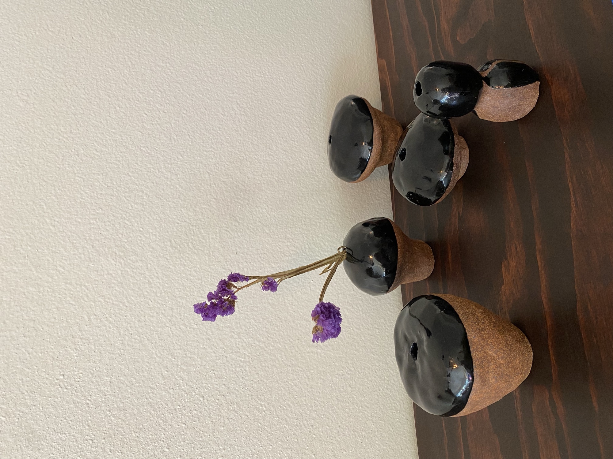 Sibling vases